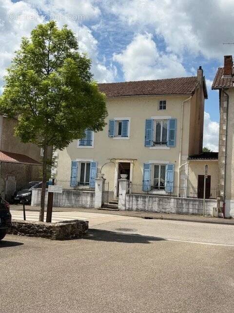 Maison à SAINT-VICTURNIEN