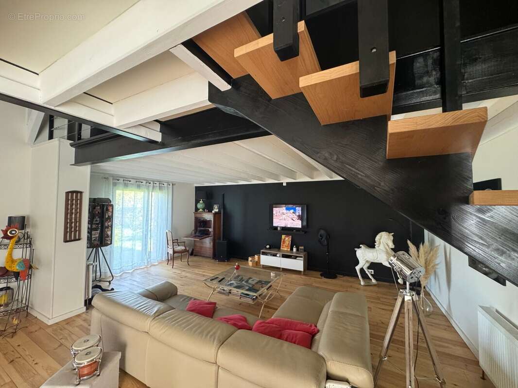 Maison 280 m² à Chatillon-Sur-Chalaronne  - photo 6