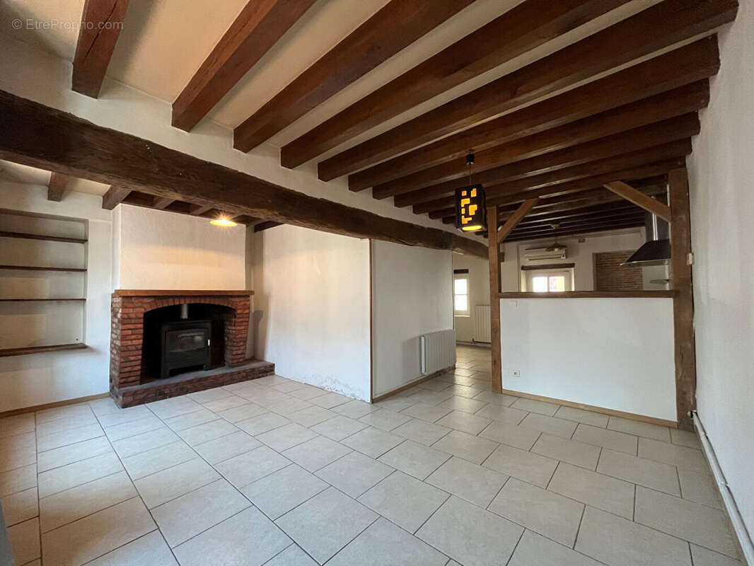 Maison à SAINTE-MONTAINE