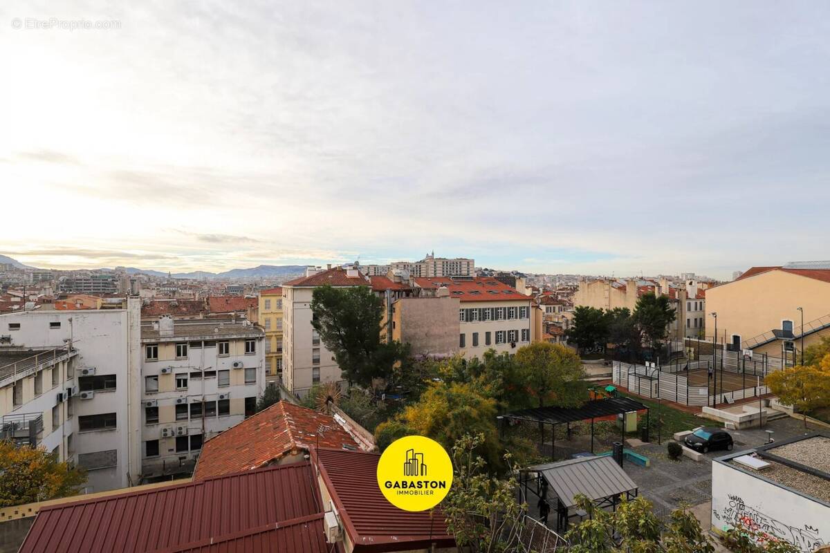 Appartement à MARSEILLE-1E