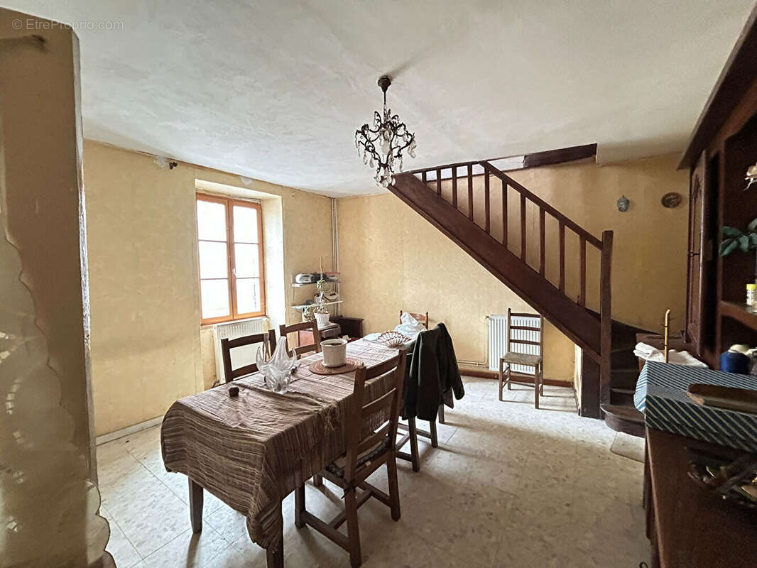 Maison à RECLOSES