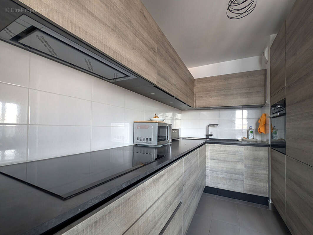 Appartement à LA GARENNE-COLOMBES