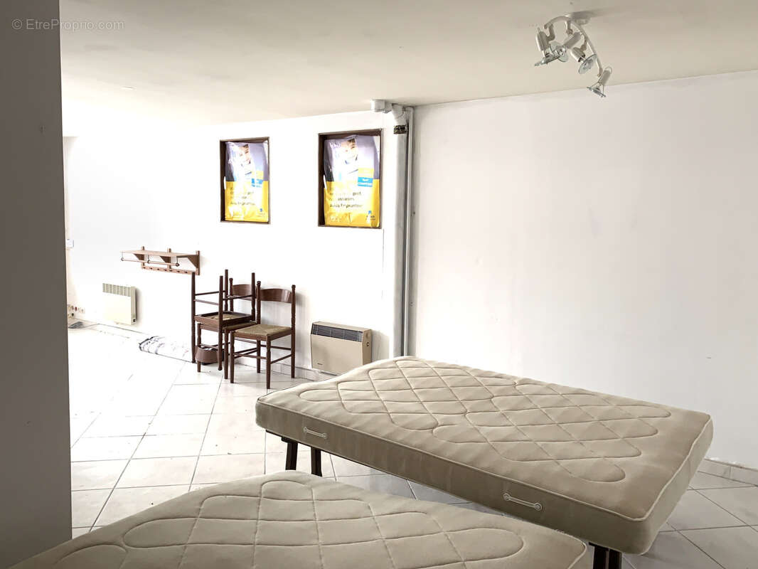 Commerce à ALBIEZ-MONTROND