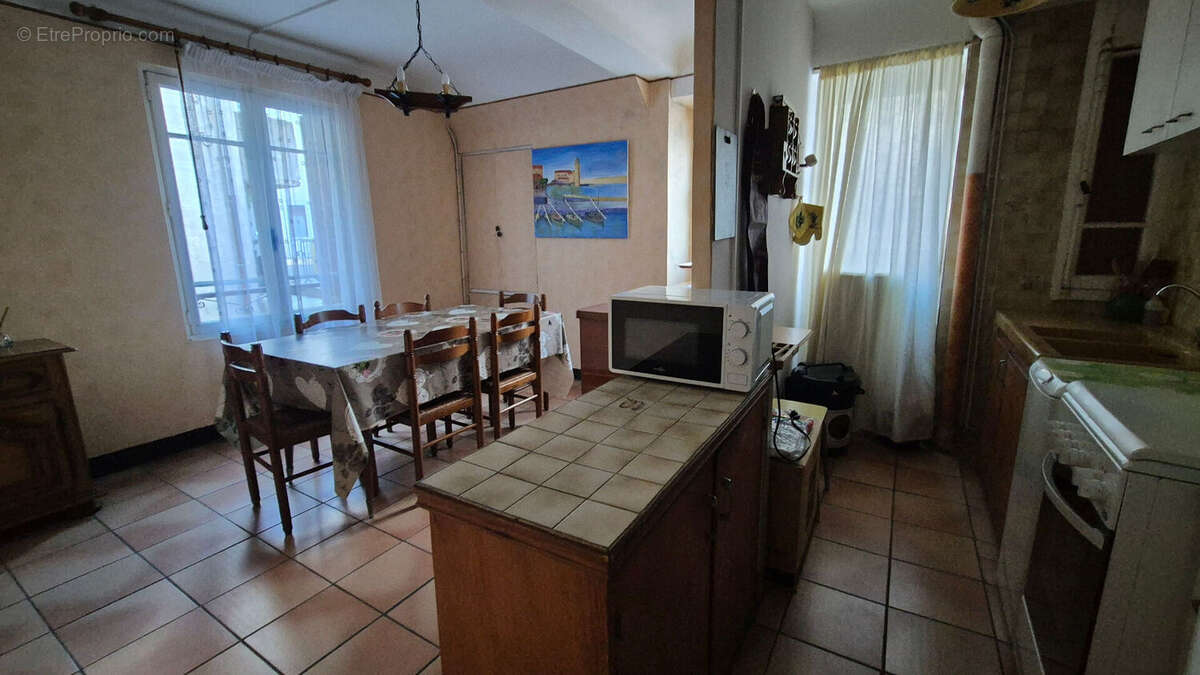 Maison à SAINT-GENIS-DES-FONTAINES