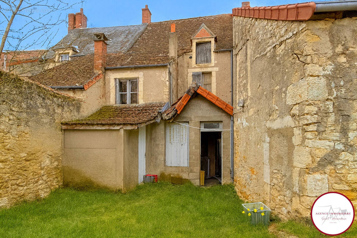Maison à BRUERE-ALLICHAMPS