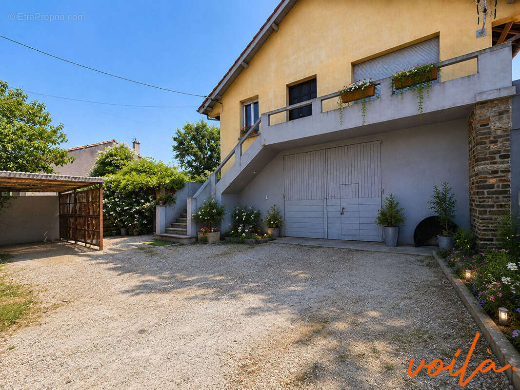 Ref: prometteuse7 : grande maison divisee en plusieurs logements avec jardin et parking - photo 3