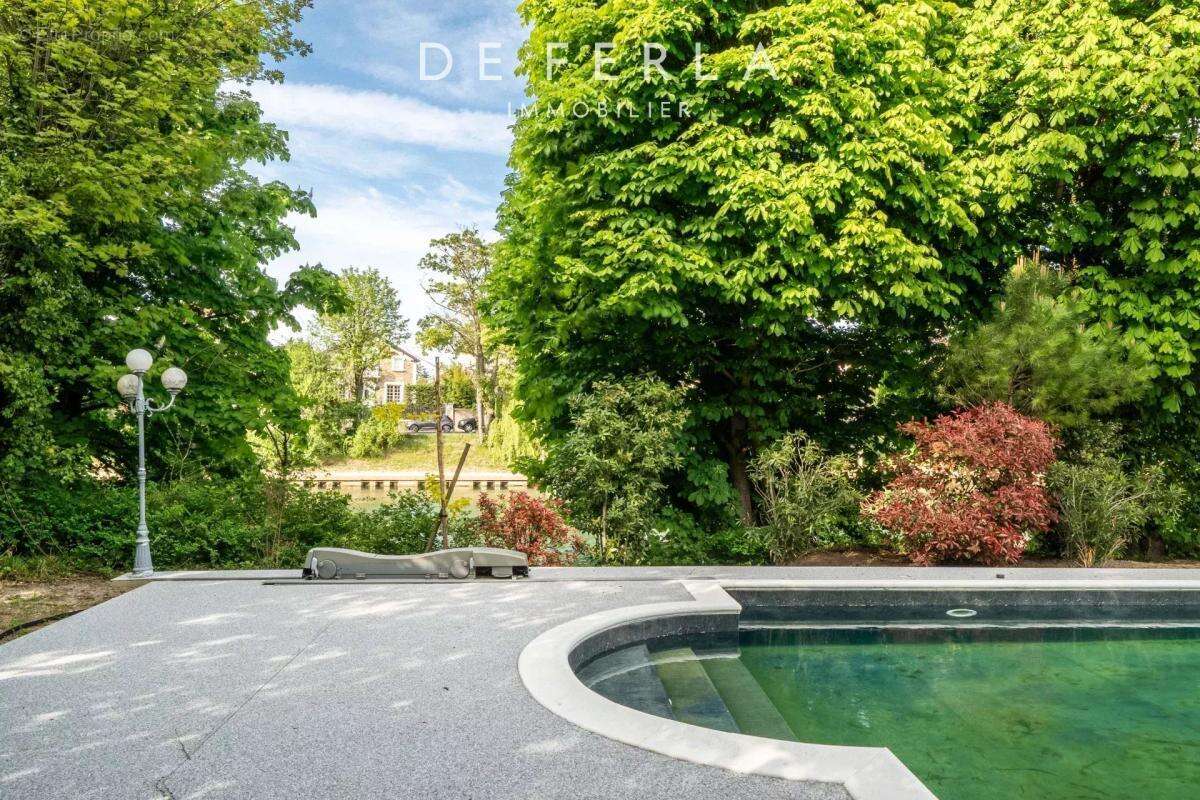 Maison à LE PERREUX-SUR-MARNE