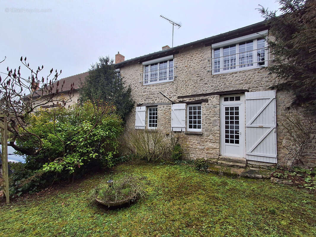 Maison à AUTRUY-SUR-JUINE