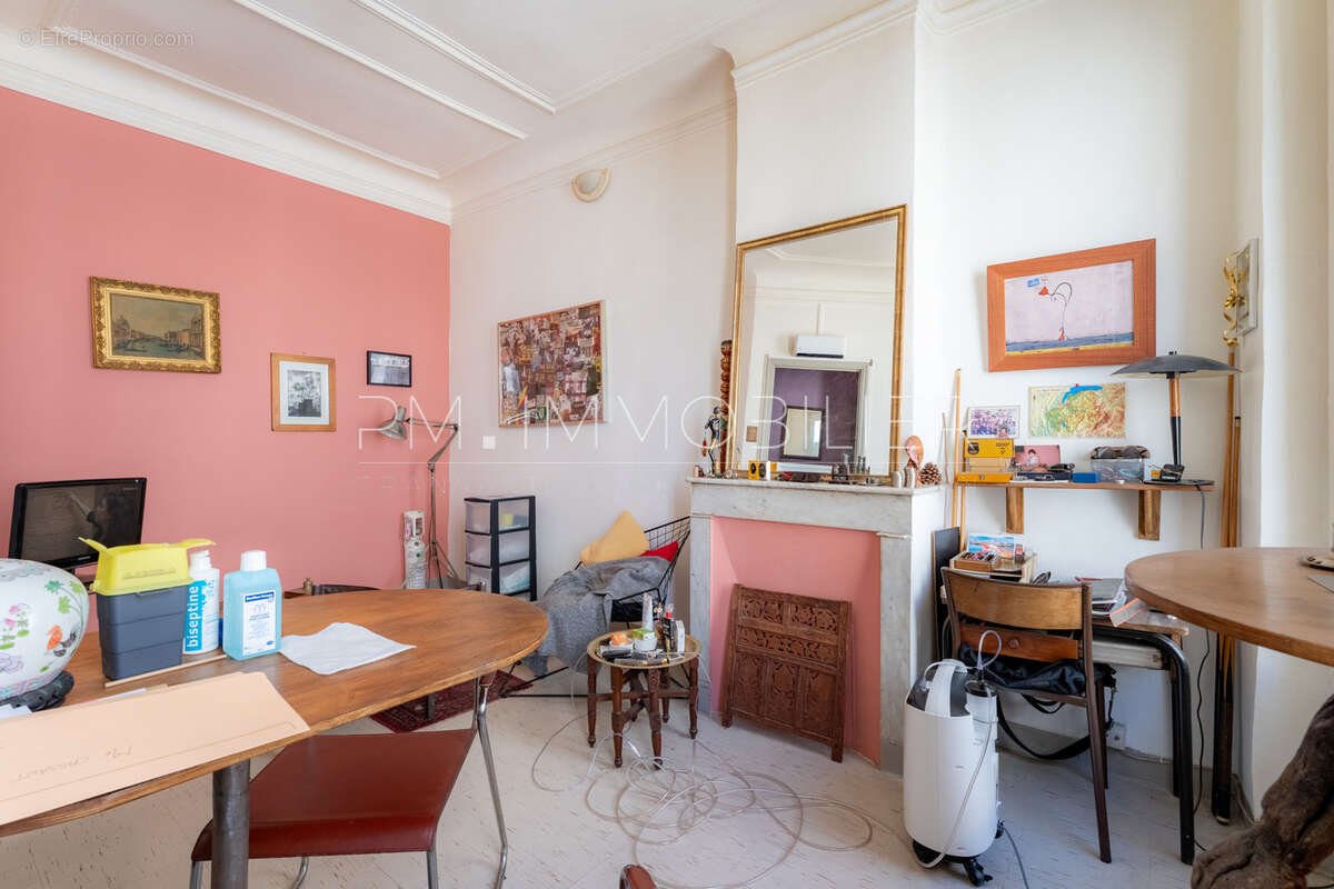 Appartement à MARSEILLE-5E