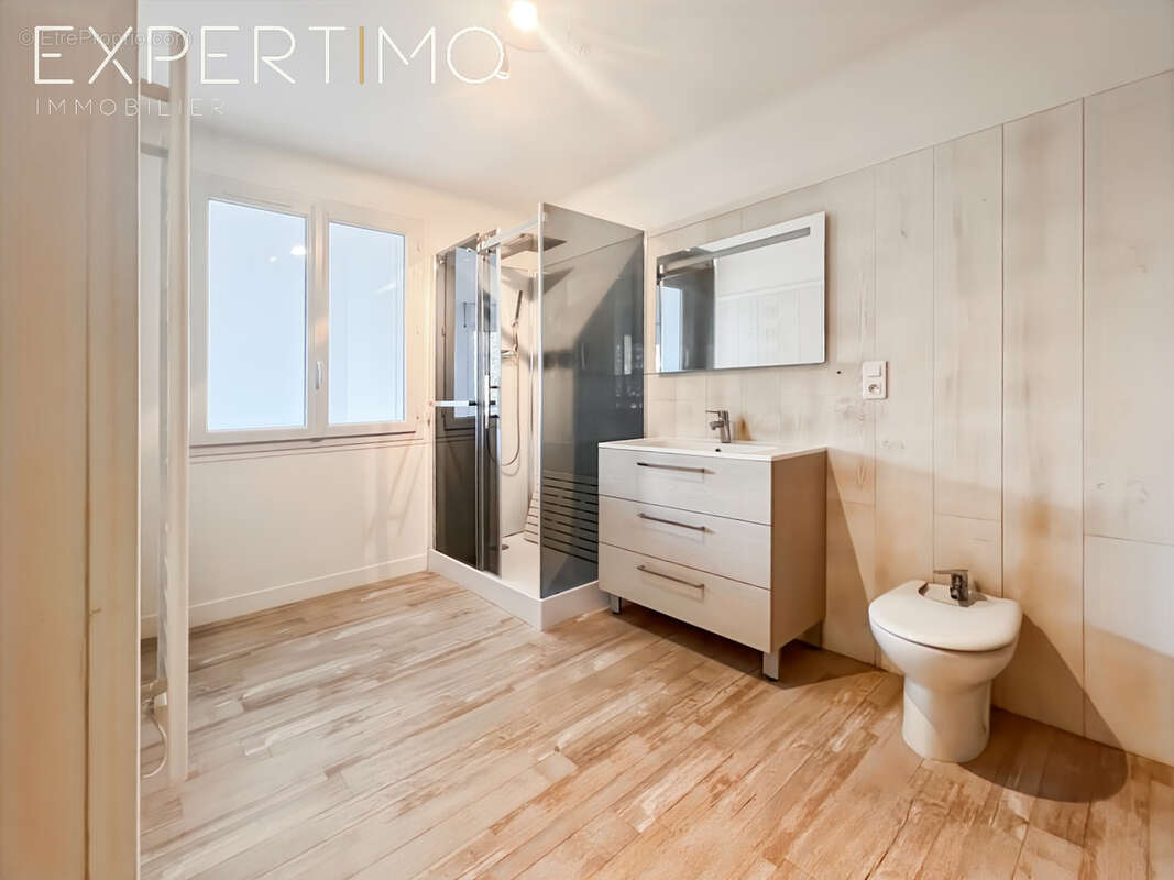 Maison à SAINTE-GENEVIEVE-DES-BOIS