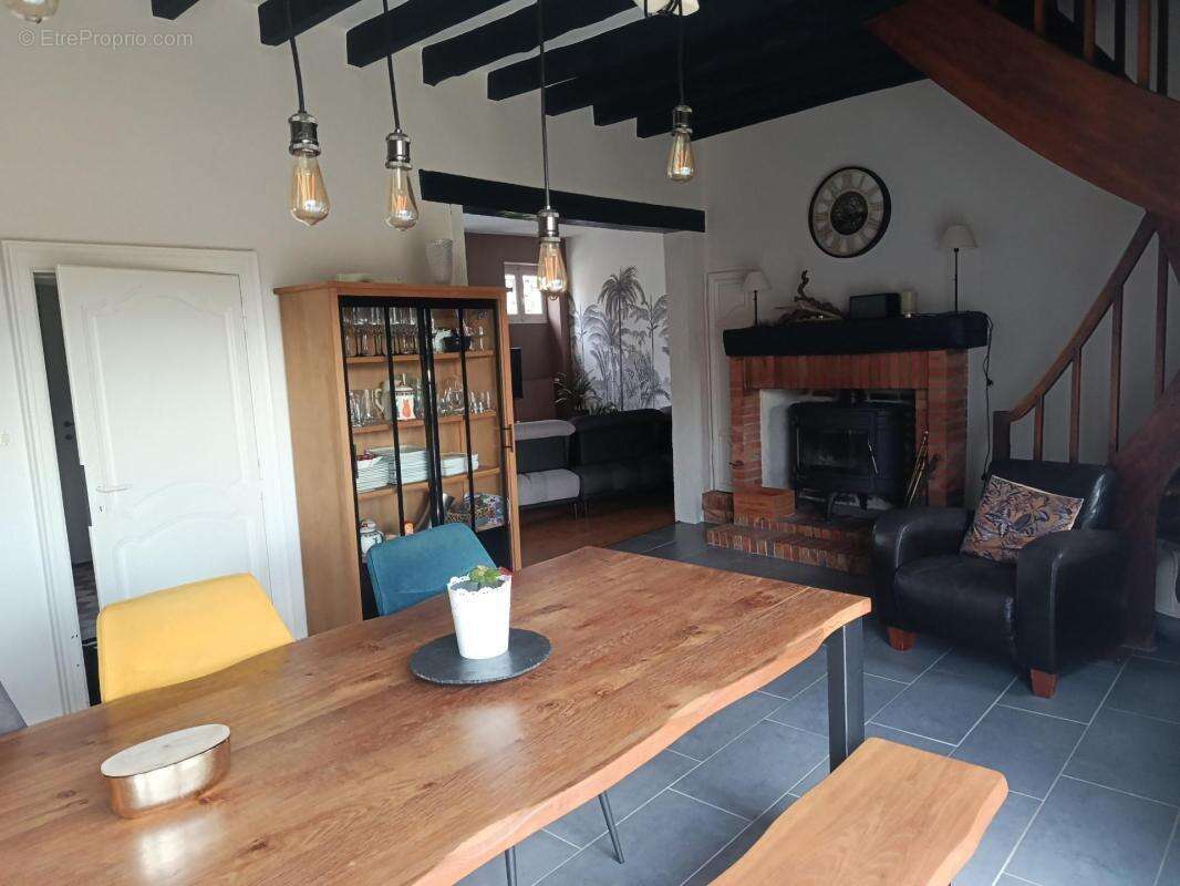 Maison à LA CHAPELLE-D'ALIGNE