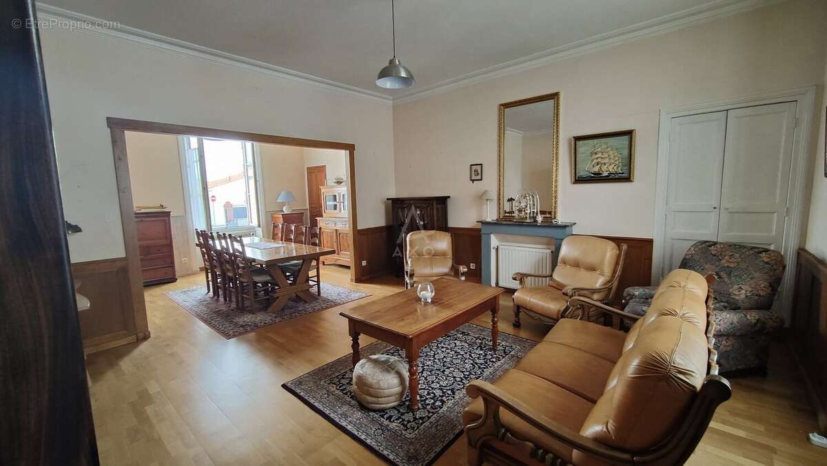 Maison à NIEUL-LE-DOLENT