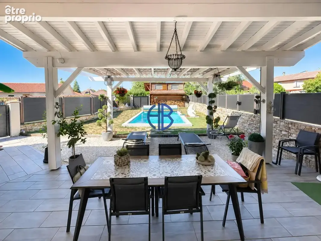 Maison à EYDOCHE