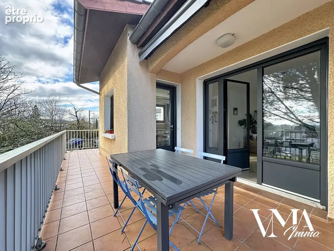 Maison de 197m2 sur une parcelle de terrain de 1156m2 avec piscine / Dardilly - photo 21