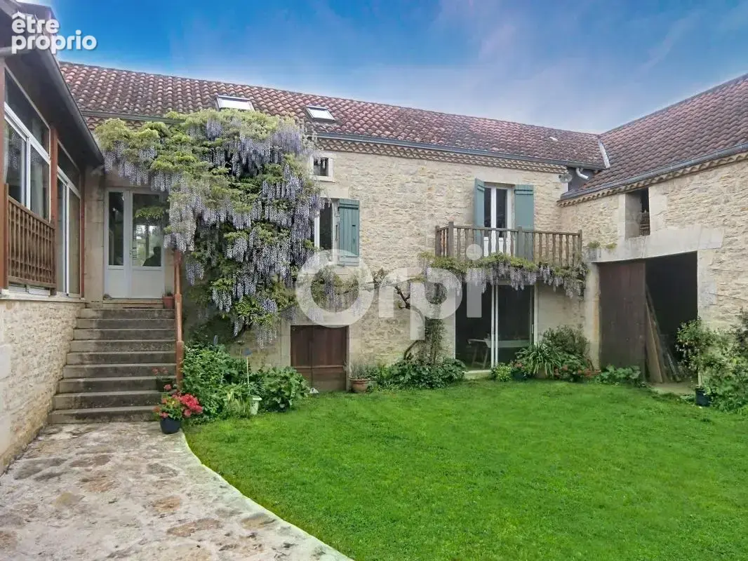 Maison à CUBJAC