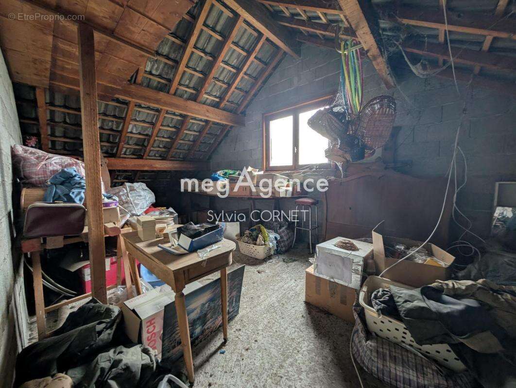 Maison à SAINT-DENIS-EN-BUGEY