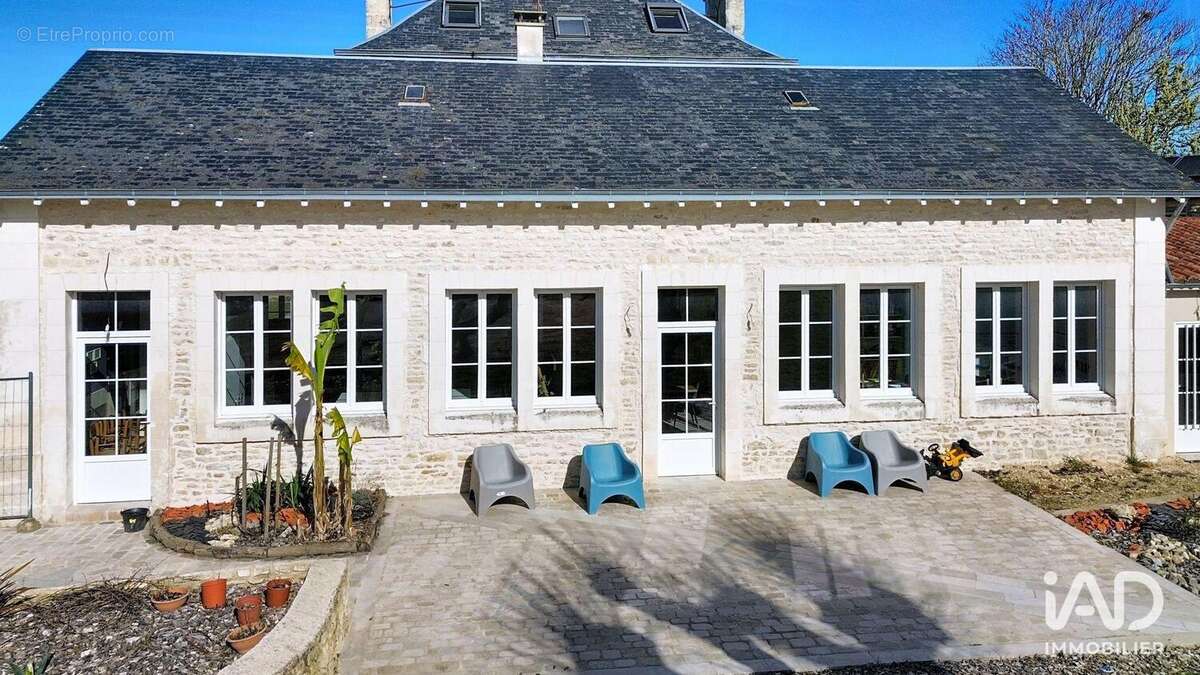 Maison 210 m² à Champigny-Le-Sec  - photo 9
