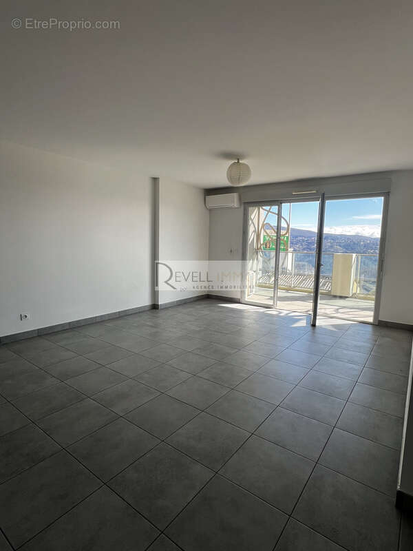 Appartement à GATTIERES