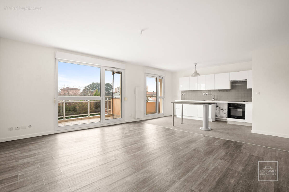 Appartement à SATHONAY-CAMP