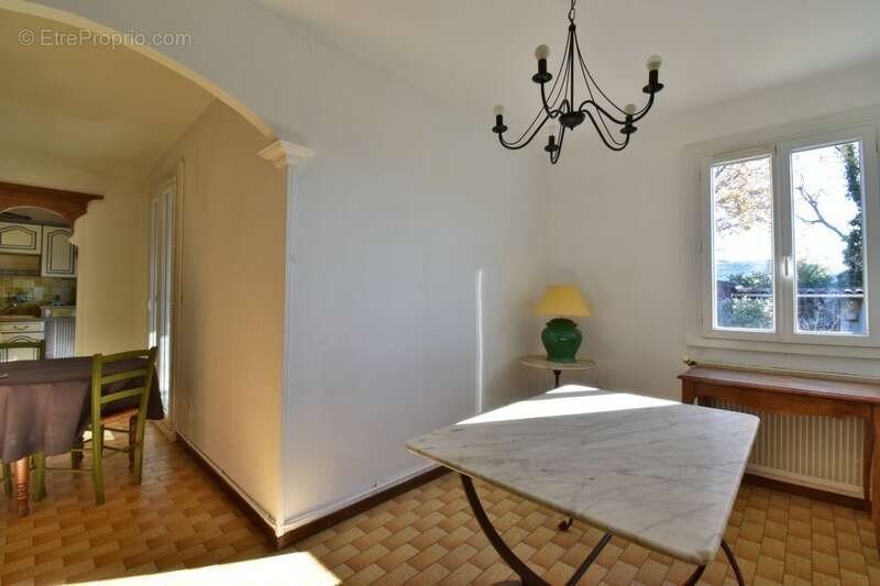 Maison à CHATEAU-ARNOUX-SAINT-AUBAN