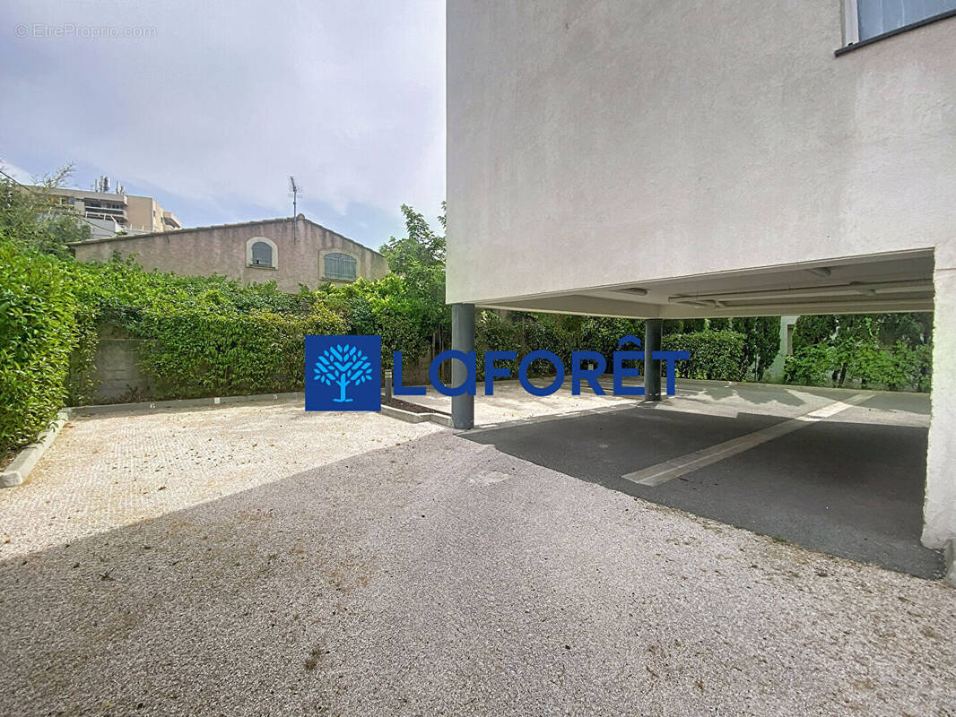Parking à LA GARDE
