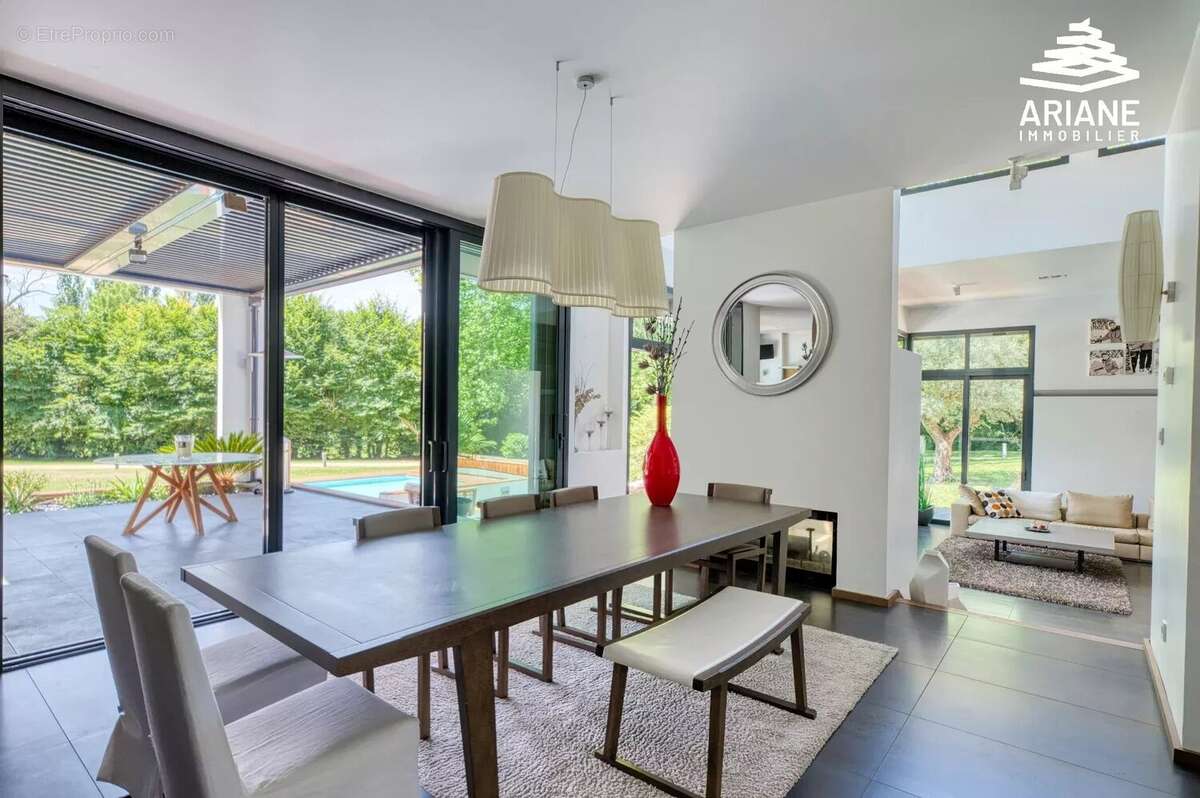 Maison à SAINT-GENIS-LAVAL