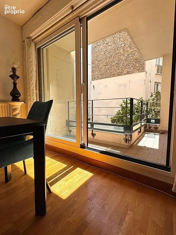 Appartement à PARIS-15E