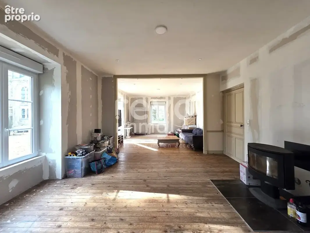 Saint-julien-de-vouvantes (44670)  ancien presbytère en pierres  191 m²  terrain 4 008 m² - photo 3