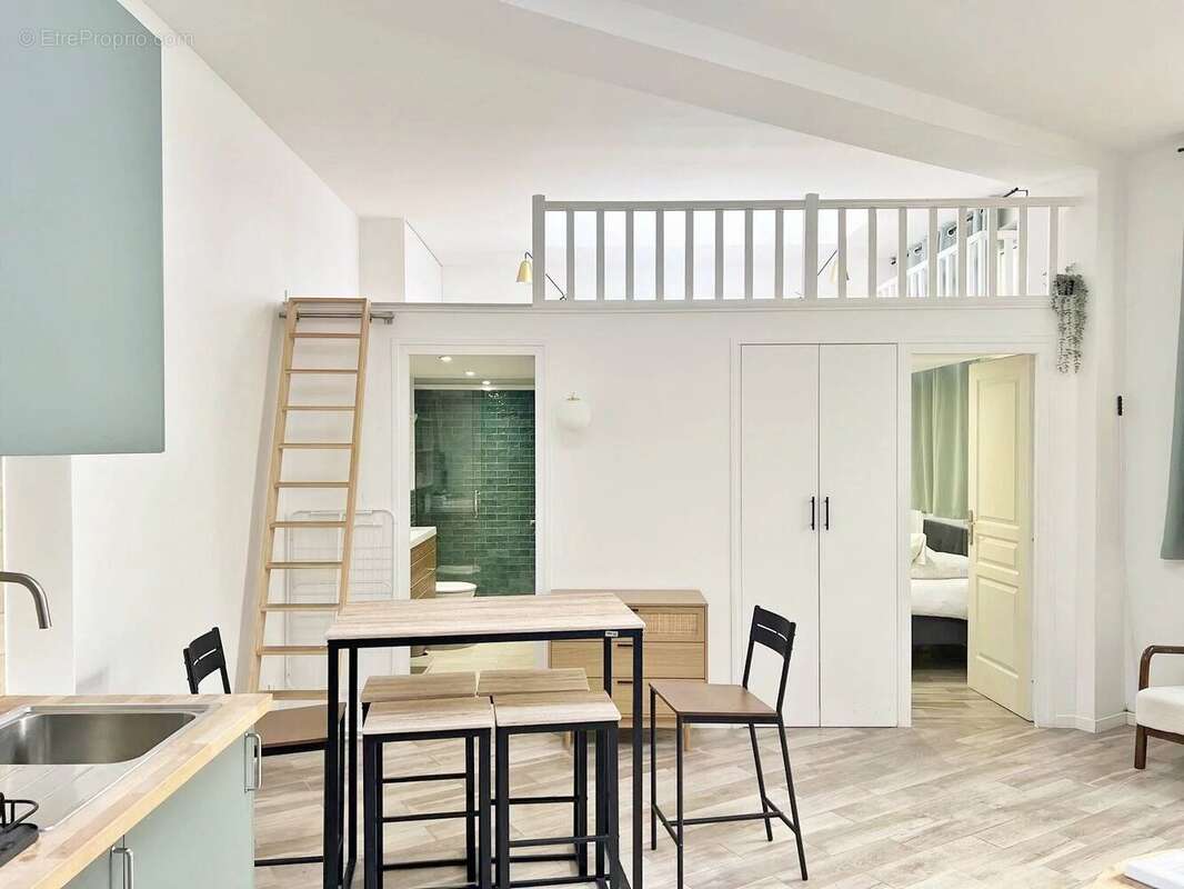 Appartement à PARIS-11E