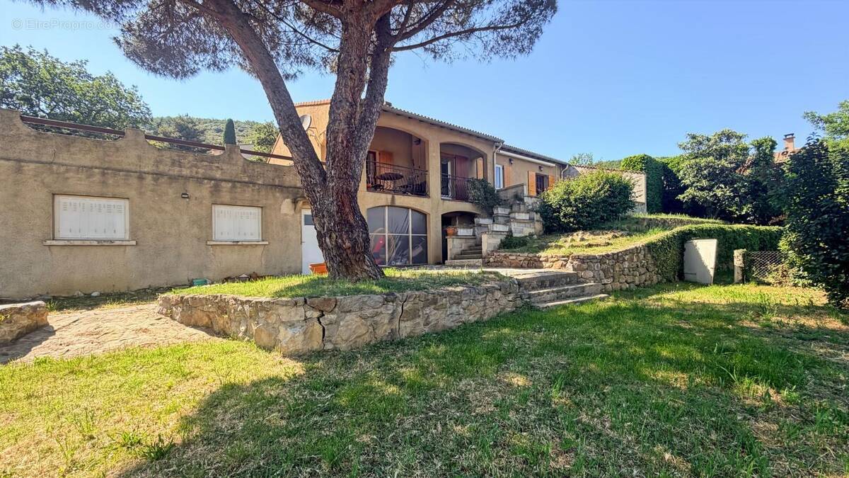 Maison à SAINT-GEORGES-LES-BAINS