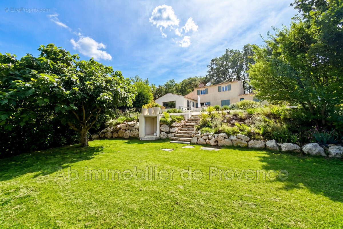 Maison 190 m² à Lauris  - photo 3