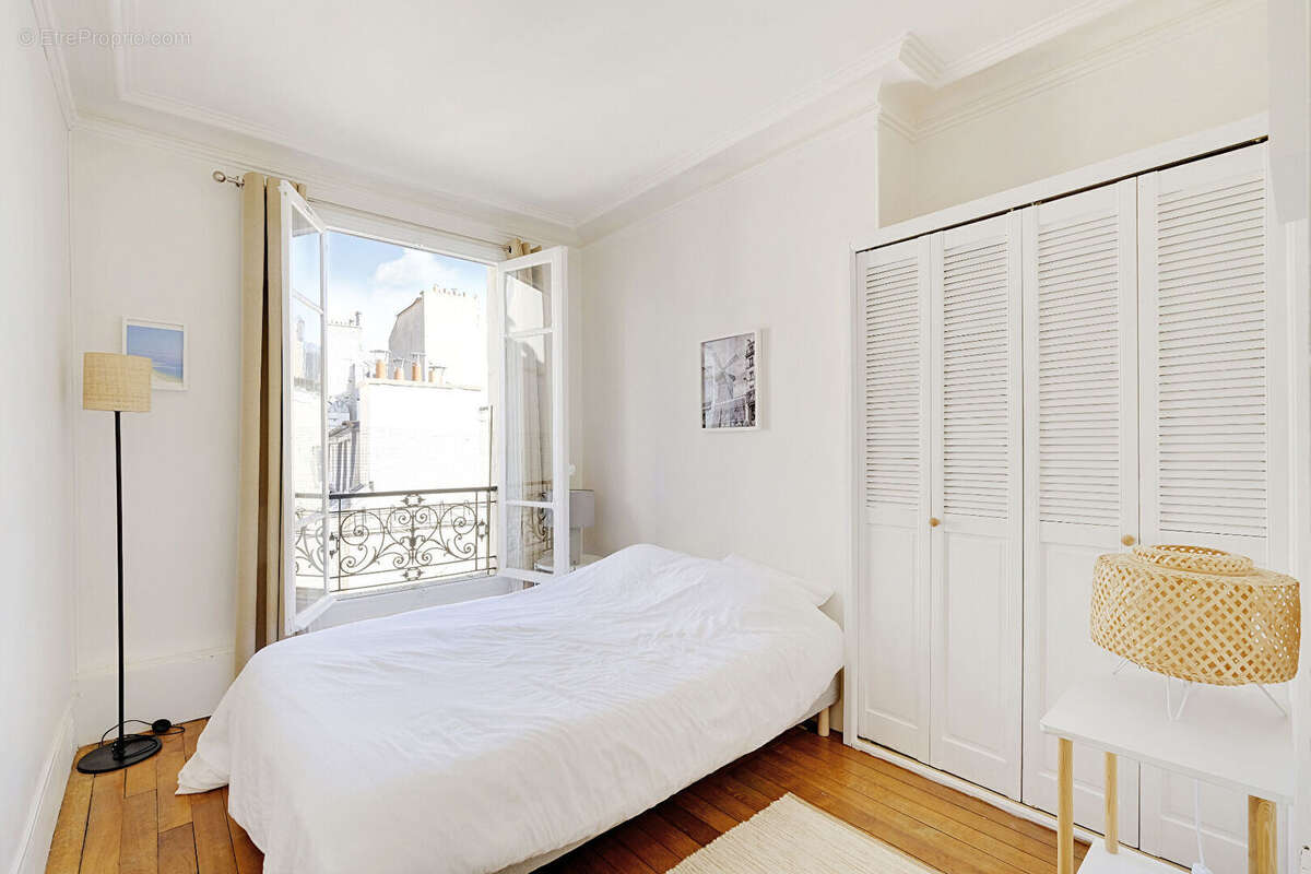 Appartement à PARIS-10E