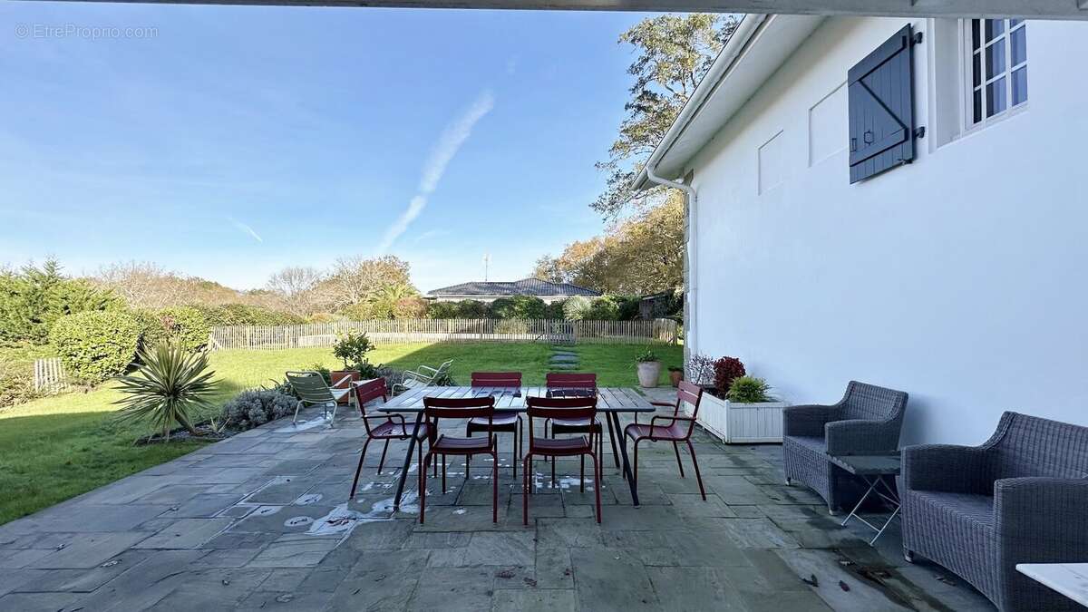 Maison à SAINT-MARTIN-DE-SEIGNANX