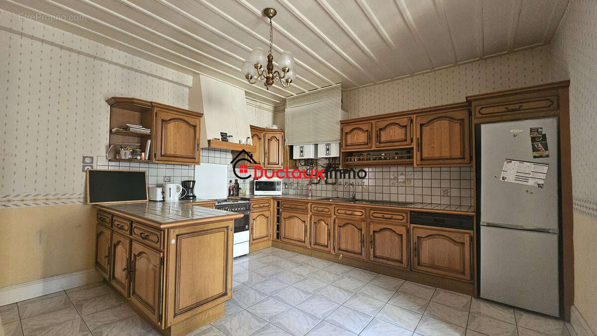 AURILLAC - Quartier très recherché - Immeuble en MONOPROPRIETE - photo 14