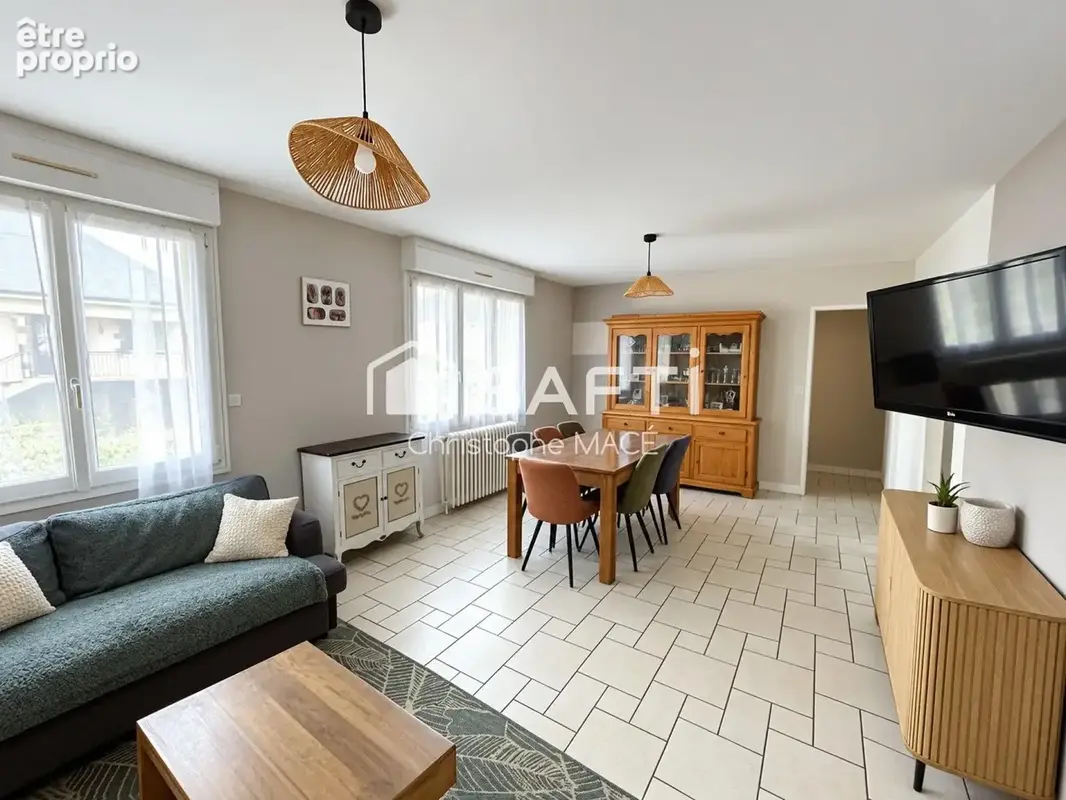 Photo 1 - Maison à LAVAL