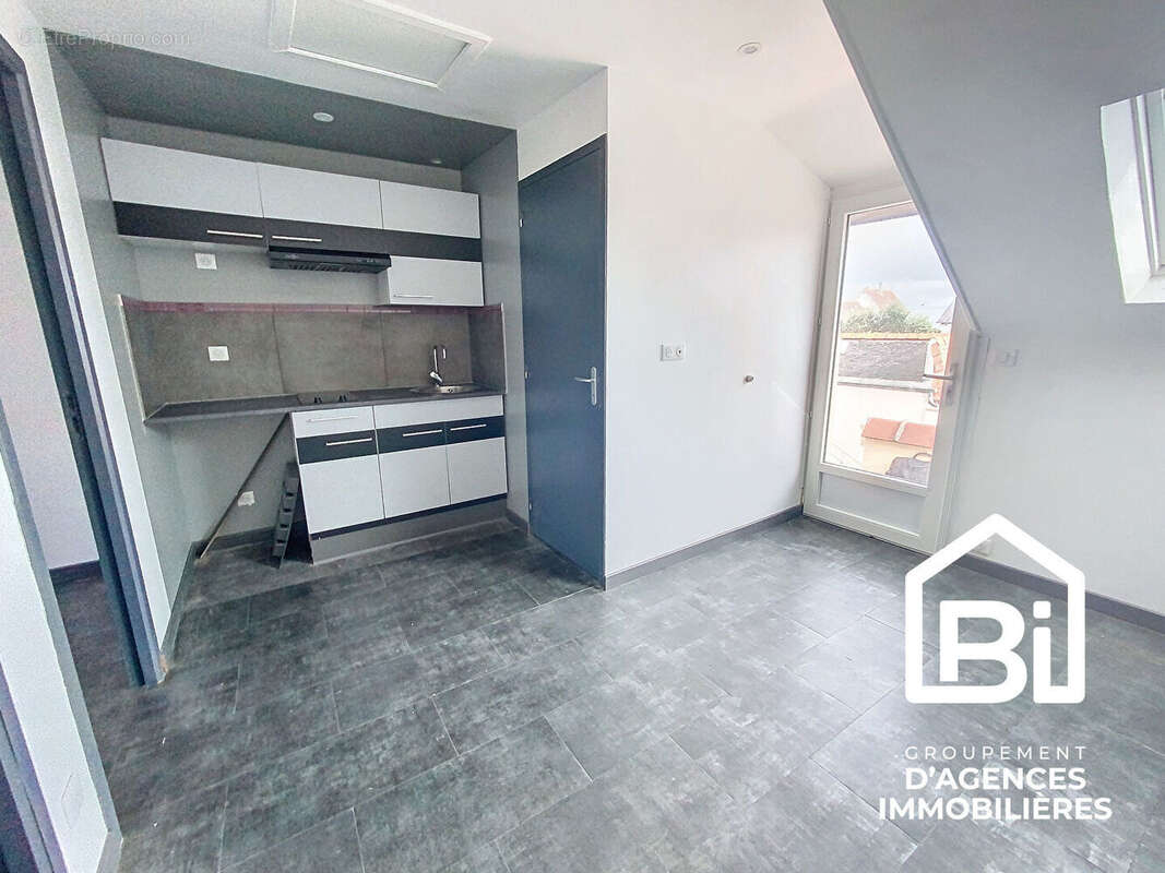 BERNIERES SUR MER - Ensemble immobilier de 7 logements - photo 7