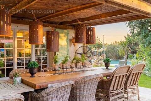 Maison à ROQUEFORT-LES-PINS