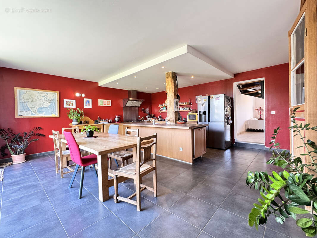 Maison à SALLES-DE-BARBEZIEUX