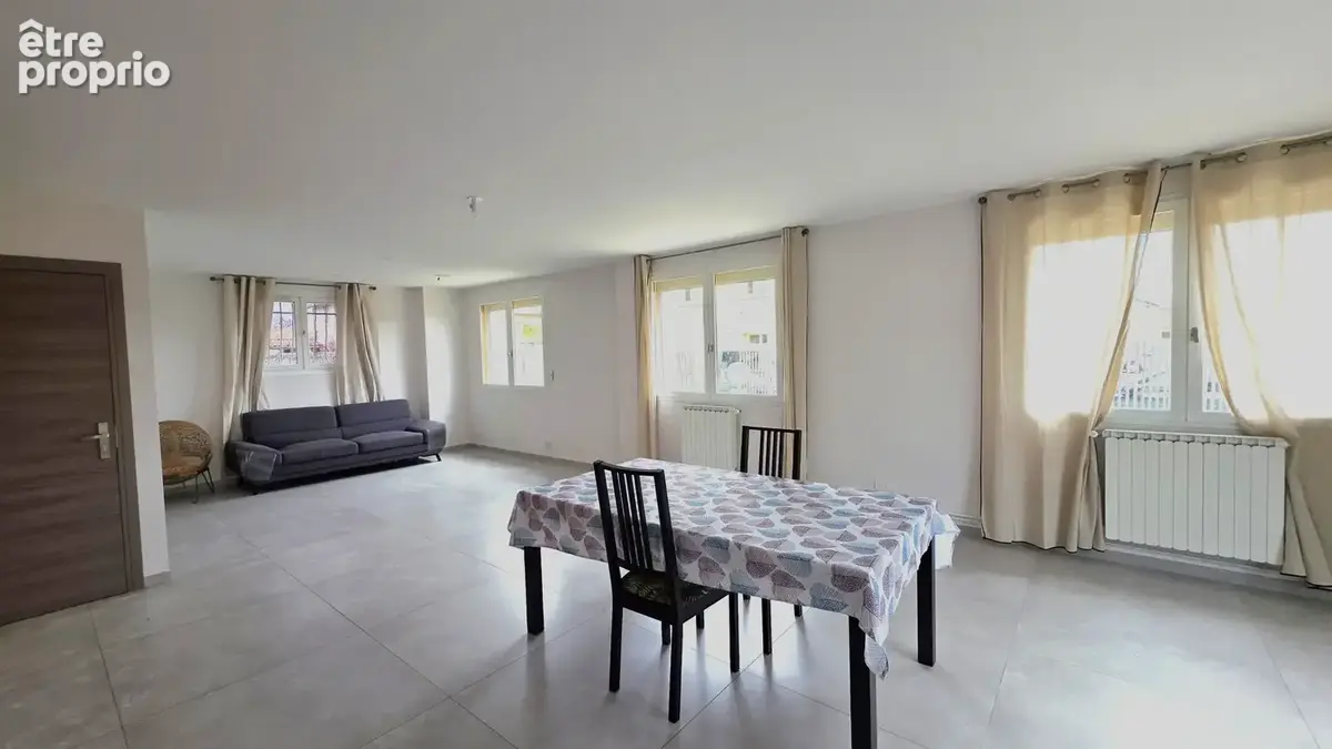 Quartier résidentiel maison T6 sur une parcelle de 1077m2 - photo 5