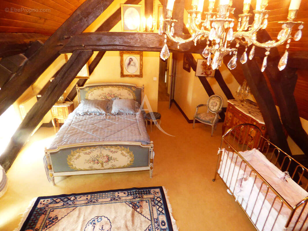 Maison à MONTBARROIS