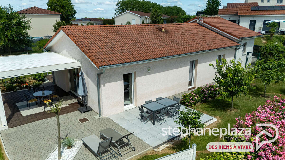 Maison plain-pied de 2018 - 93 m² habitables - 3 chambres - Garage - Terrain de 830m - photo 12