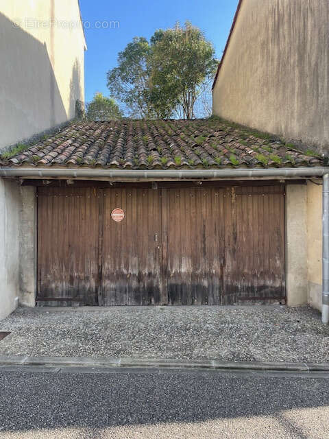 Parking à LA REOLE