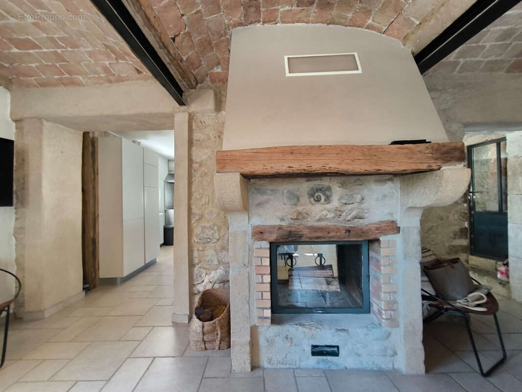 Mirmande. propriete en pierre de pays. renovee en totalite  223.72 m2. parc 1527m2 clos. piscine. dependances - photo 31