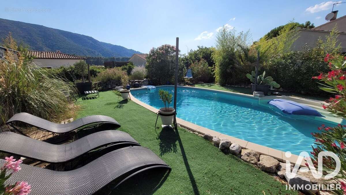 Maison 122 m² à Maubec  - photo 2