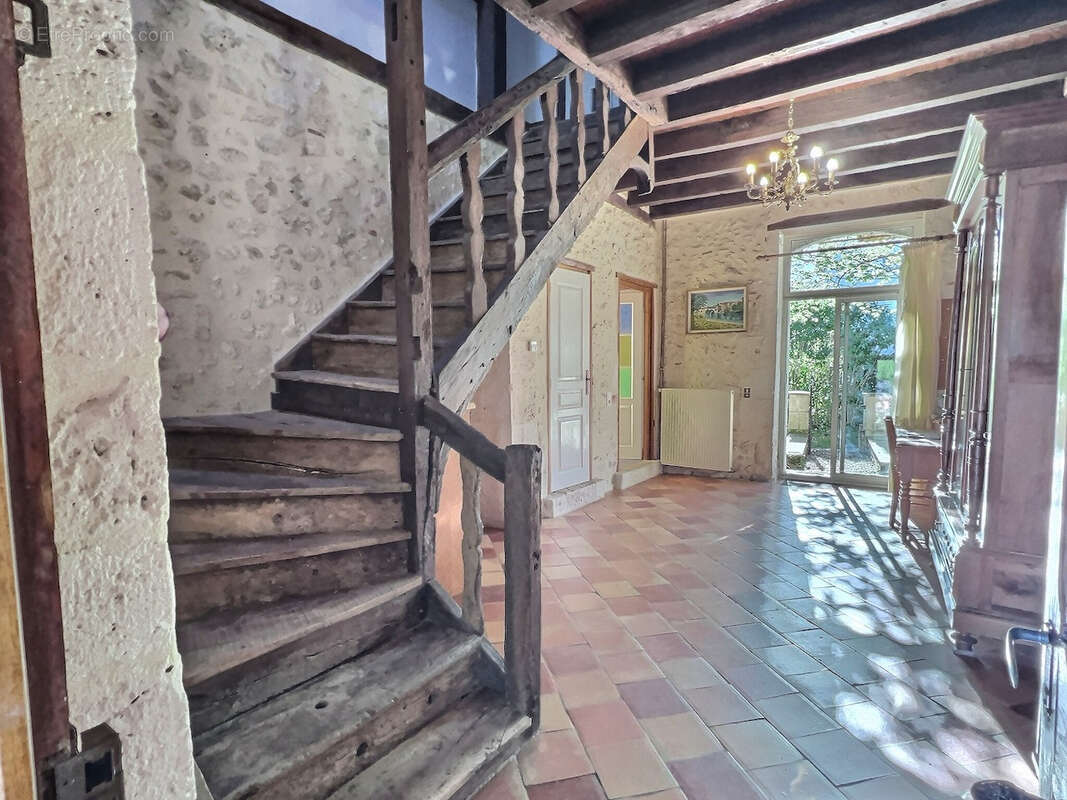Maison à PUJOLS