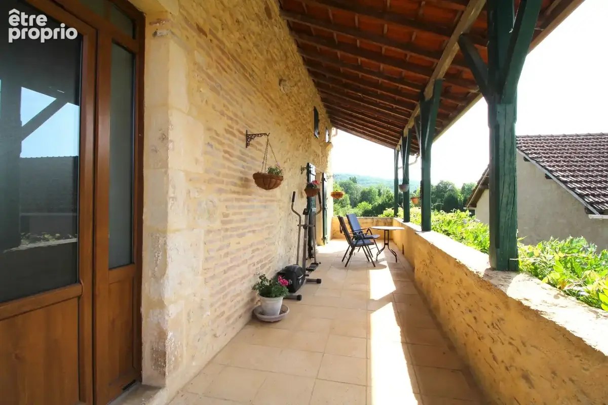 Charmant ensemble en pierre avec piscine en bordure du Lot - photo 10