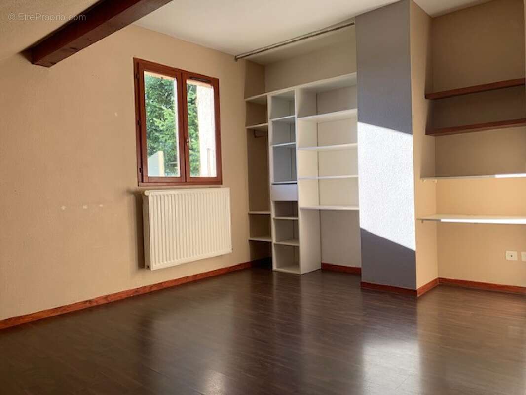 Maison à CRUSEILLES