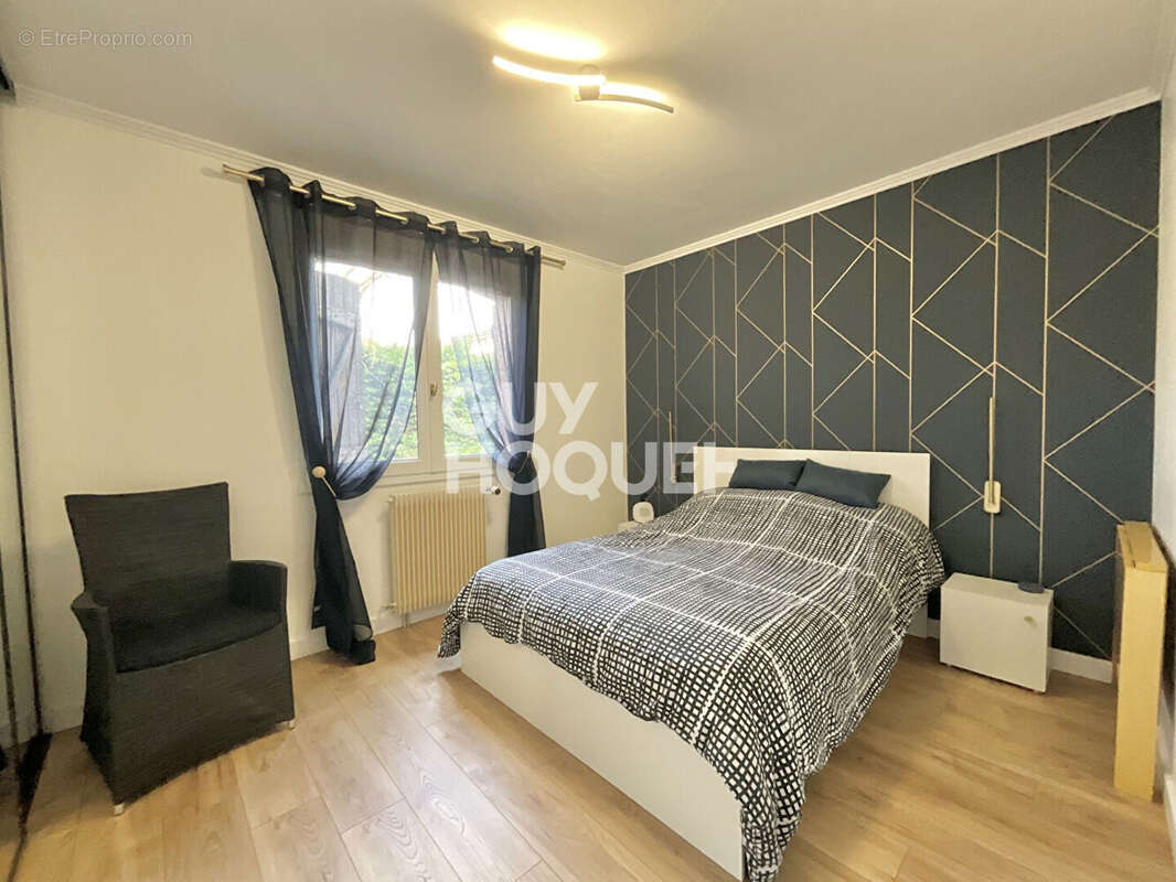 Villeneuve-Tolosane maison familiale  T6 de 138 m2 sur une parcelle d'environ 579 m2 - photo 8