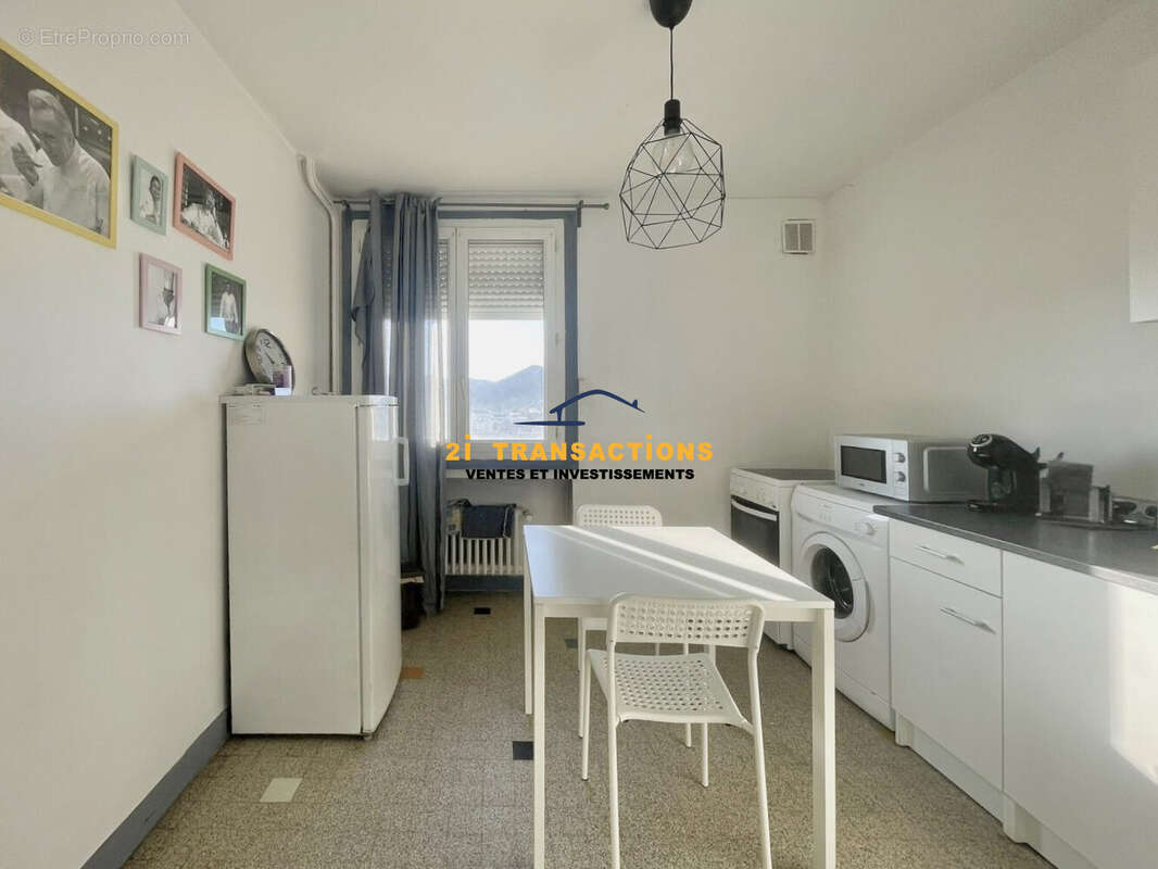 Appartement à SAINT-ETIENNE