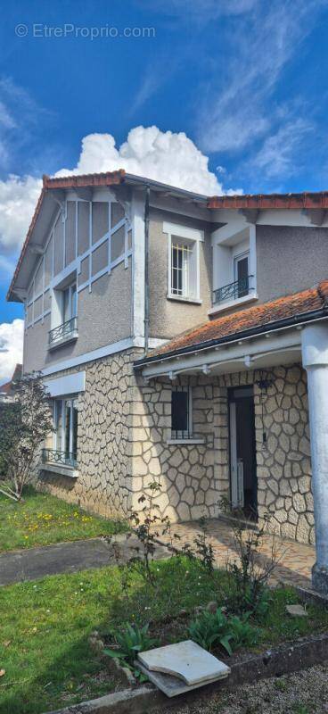 Maison à CHATELLERAULT